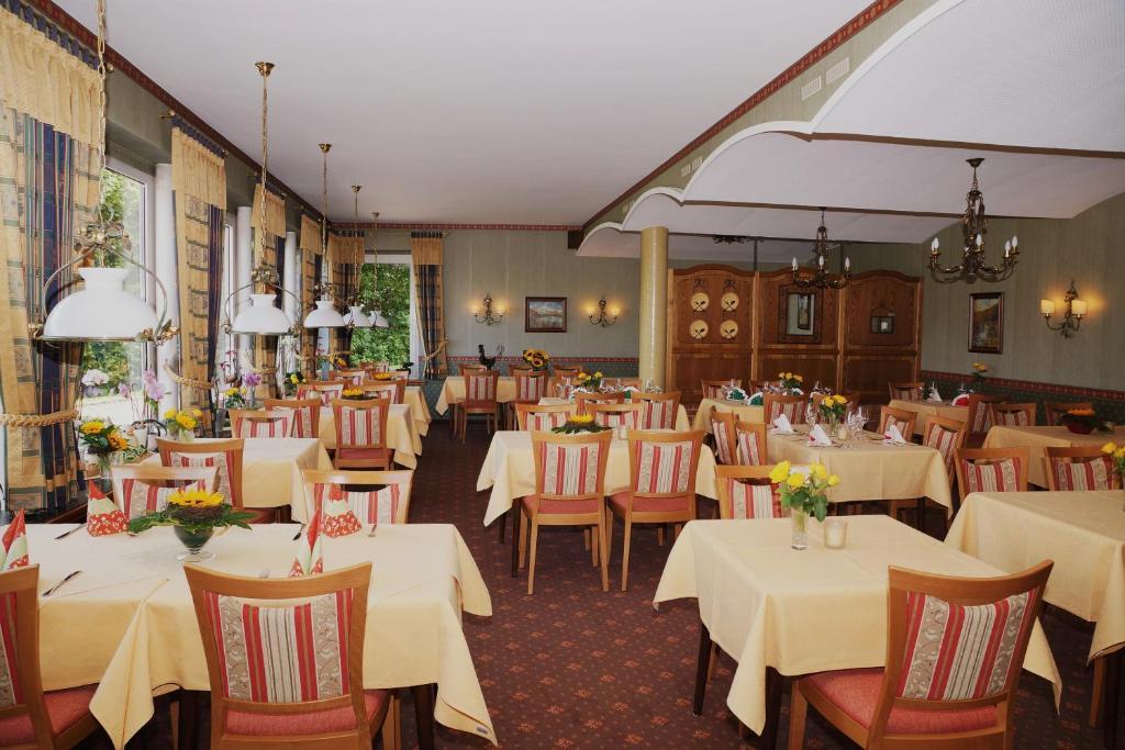 דאון Hotel Restaurant Berghof מראה חיצוני תמונה